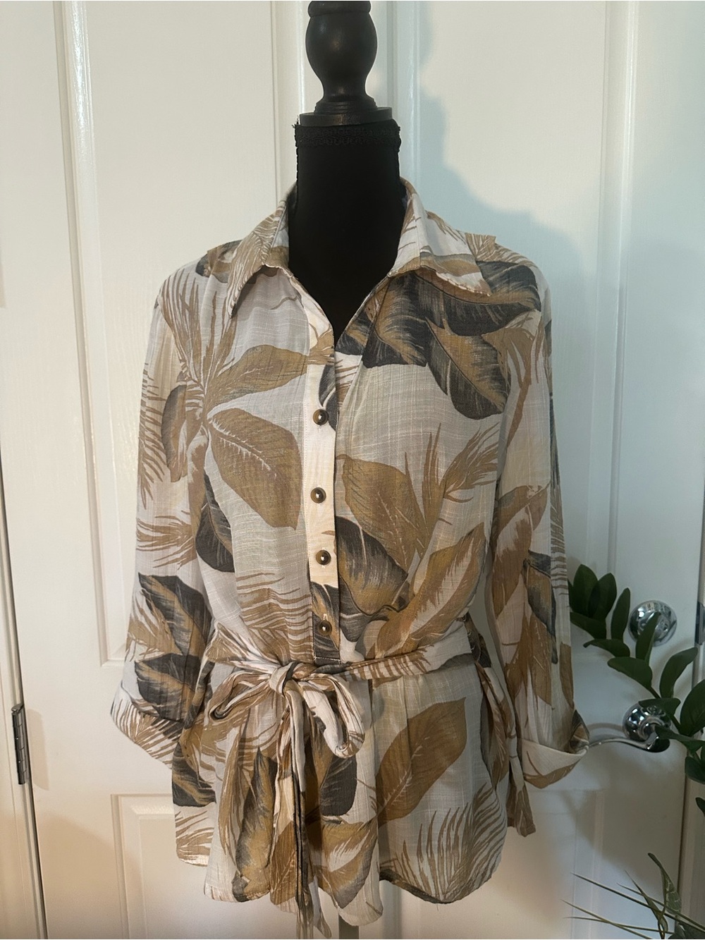 Tie-Waist Leaf Print Button-Front Blouse in Taupe